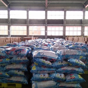 Venta al por mayor de la marca Ideal, bolsas a granel azules de 25 kg, detergente en polvo para lavar a mano, utilizado en agua dura y blanda con buena calidad, el mejor precio para el mercado de Sharjah