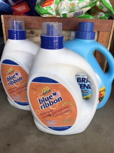 OEM/ODM Private label Blue Ribbon 1500ml blue concentrated laundry detergent liquid for washing clothes Household to America market