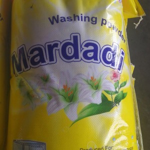 Mardadi marca detergente para roupa 10kg saco tecido cor azul lavanda perfume lavagem em pó lavagem em água fria para o mercado da tanzânia