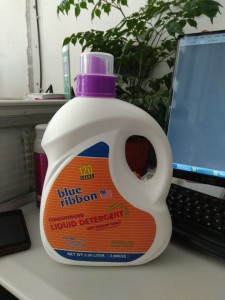 OEM/ODM Private label Blue Ribbon 1500ml blue concentrated laundry detergent liquid for washing clothes Household to America market